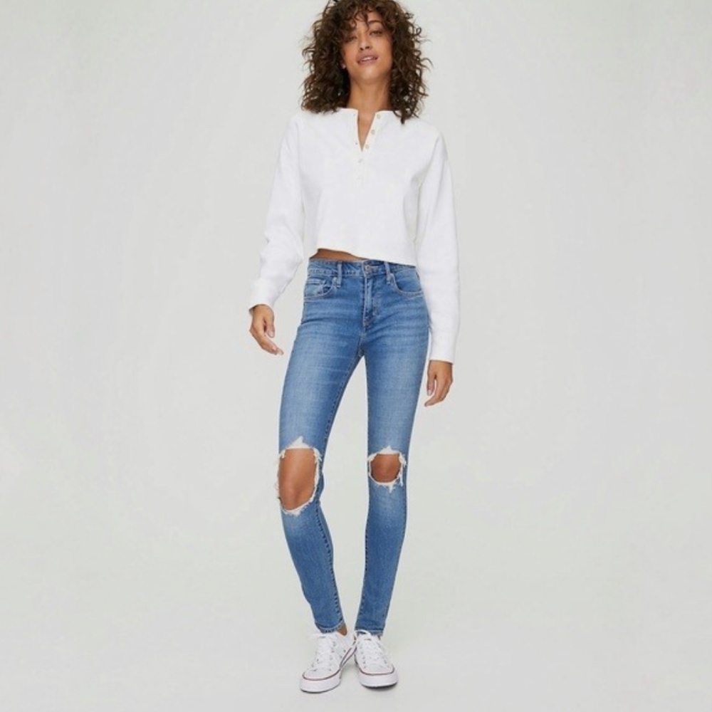 Levi’s 721 High Rise Ripped Skinny Jeans 26/27